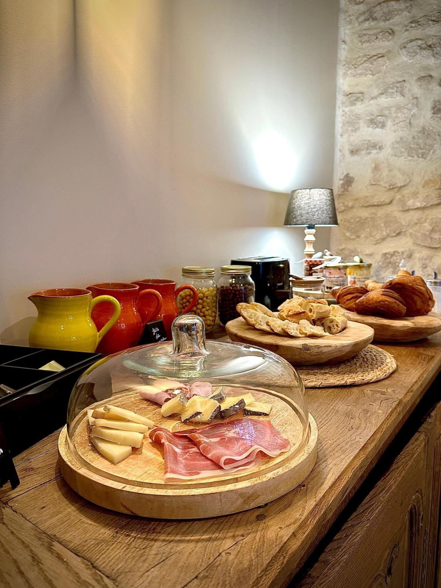 Maison Roucas - Restaurant Et Chambres D'Hotes Solérieux Kültér fotó