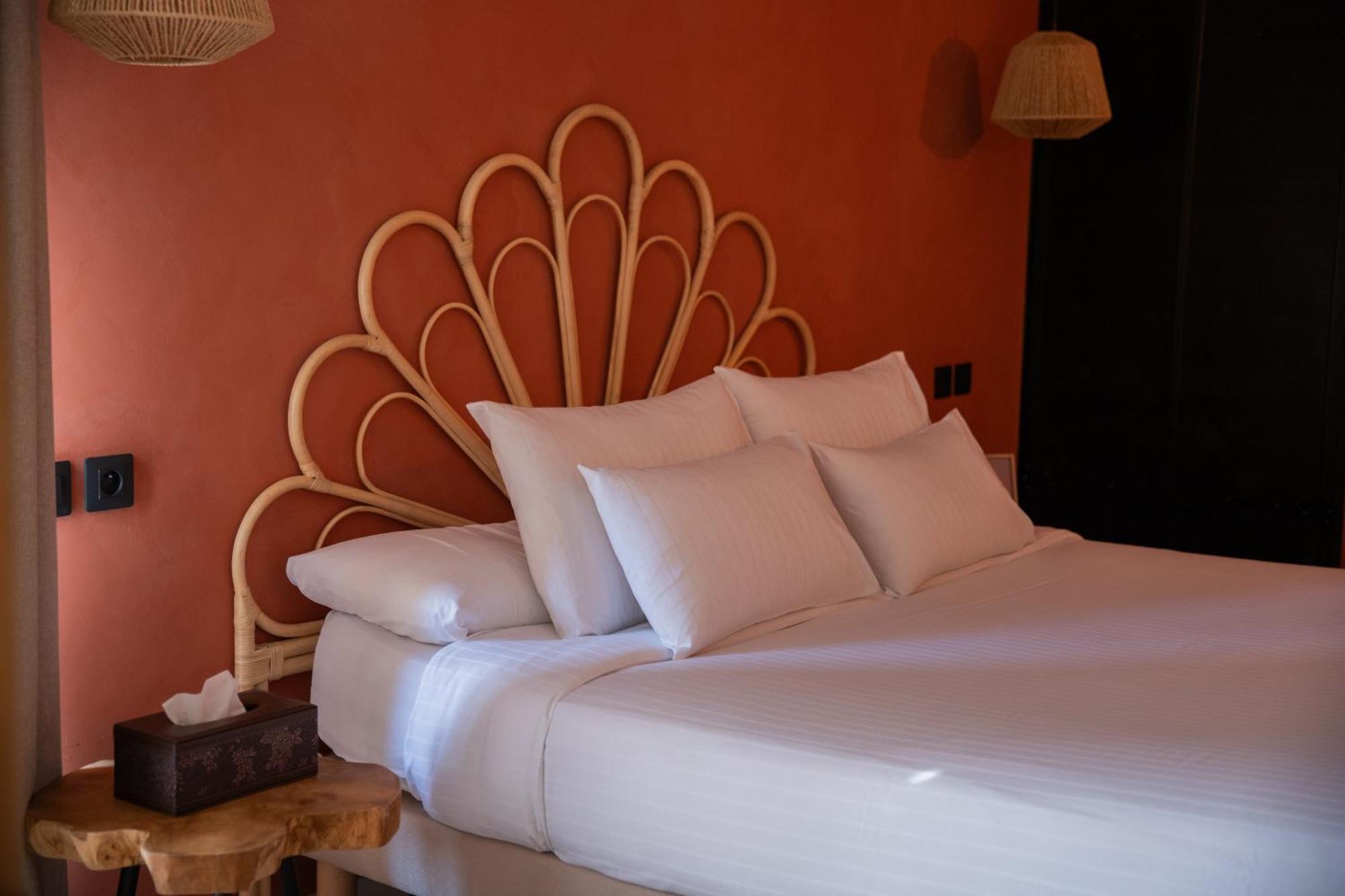 Maison Roucas - Restaurant Et Chambres D'Hotes Solérieux Kültér fotó